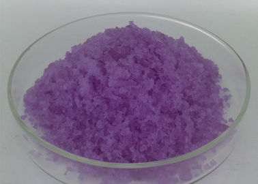 Πορφυρό Hexahydrate νιτρικών αλάτων νεοδύμιου νιτρικών αλάτων σπάνια γαίας κρύσταλλο για το γυαλί χρωμάτων